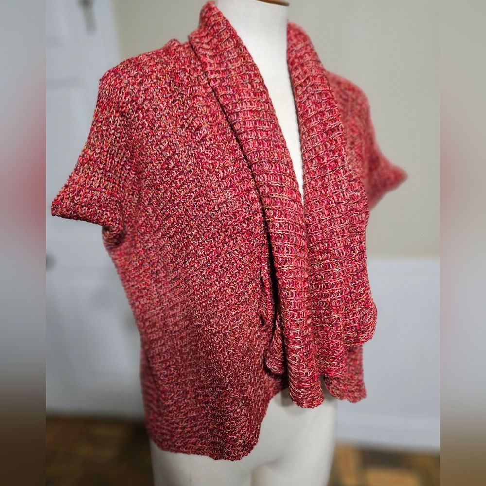 Open-Front Short-Sleeve Knit Cardigan in Marled Red